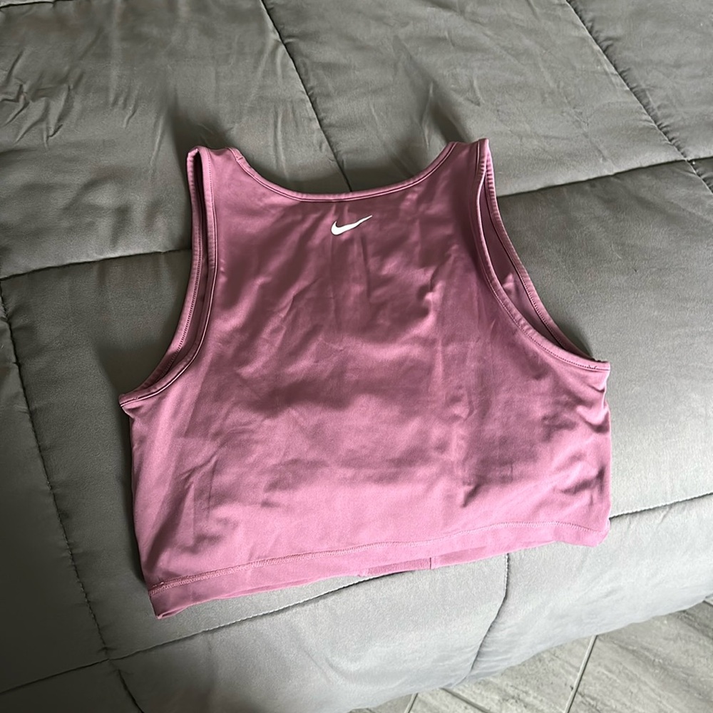 Nike pro workout top